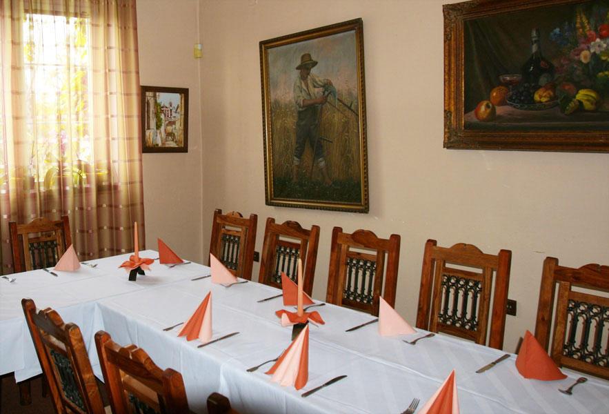 Salonek — slavnostní tabule